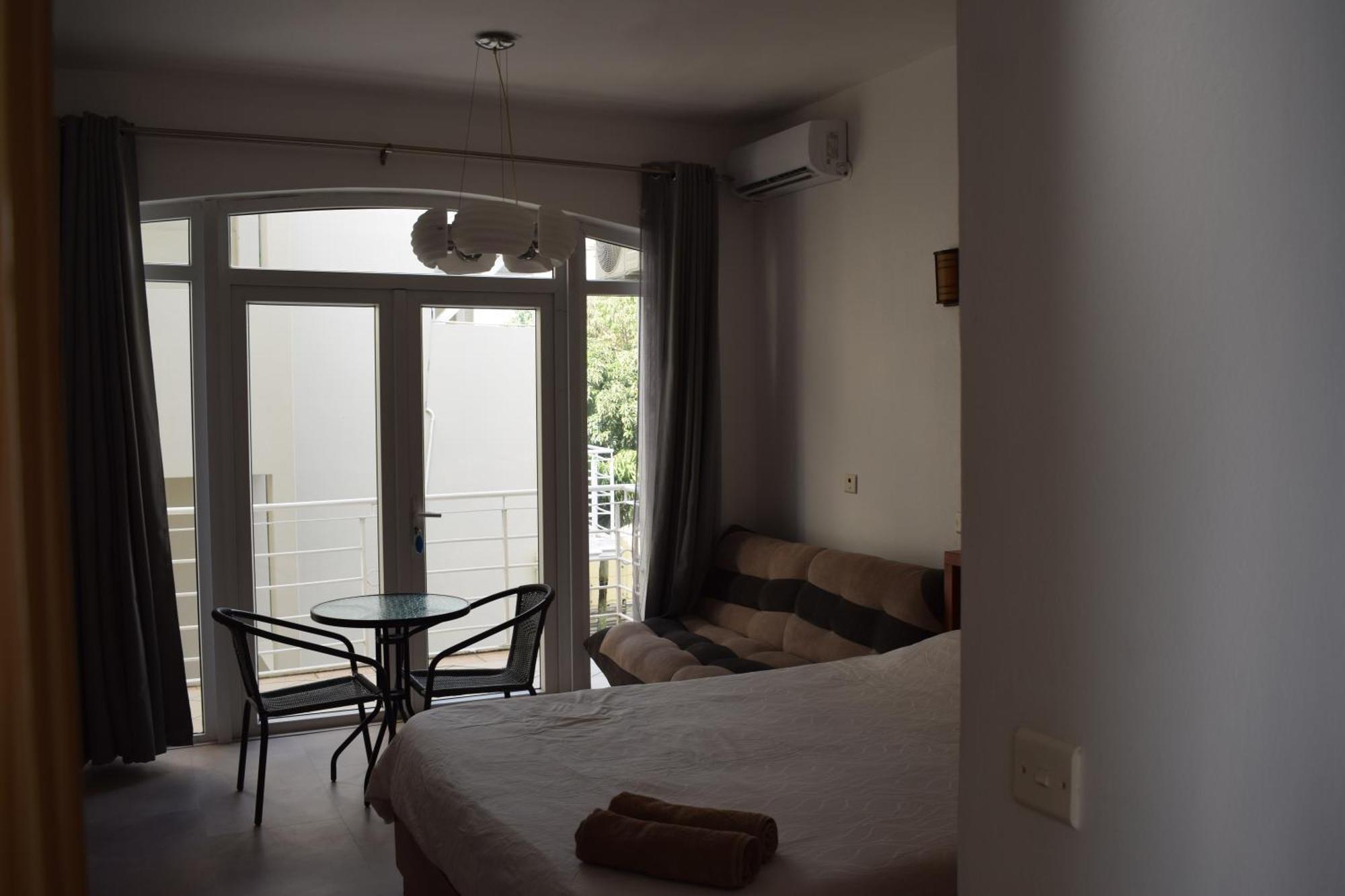 Ocean Drive Studio - Opposite The Beach Grand Baie Exterior foto